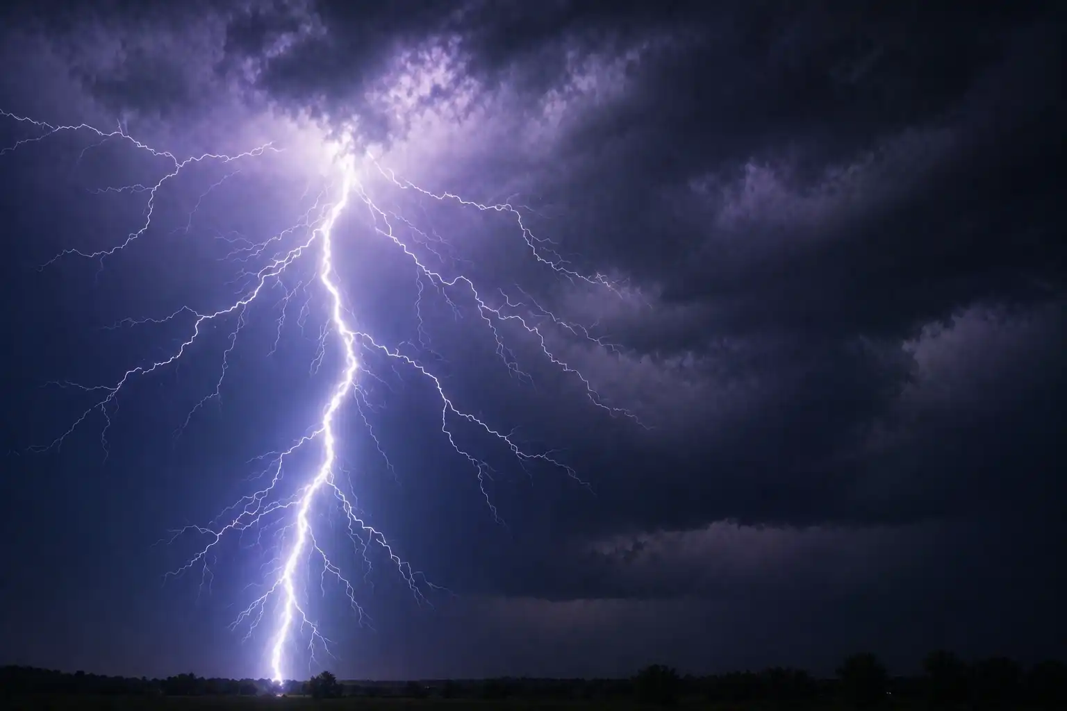 sen o błyskawicy symbolika uderzającej iskry rozdzierającego niebo błysku nagłego olśnienia